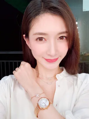 江疏影性感气质自拍照图片