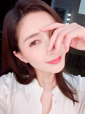 江疏影性感气质自拍照图片_3