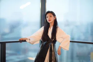 章若楠甜美俏皮阳光写真图片_8