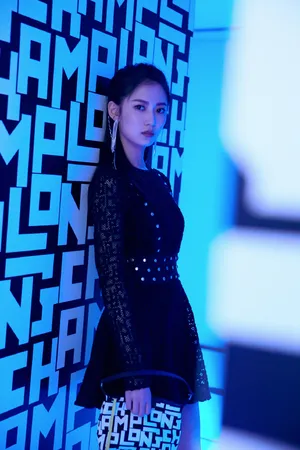 陈钰琪酷感甜美活动写真图片_5