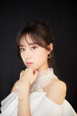 曹曦月仙气甜美写真图片