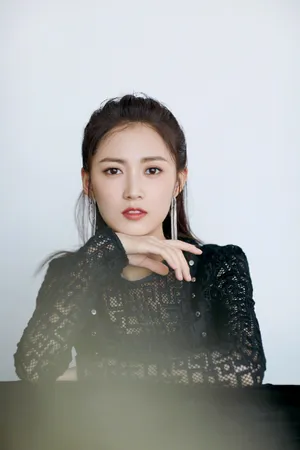 陈钰琪暗黑系性感写真图片_2