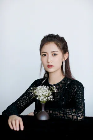 陈钰琪暗黑系性感写真图片_4