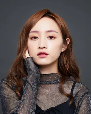 黄婷婷性感优雅写真图片