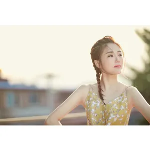 张可盈吊带连衣裙性感写真图片_6