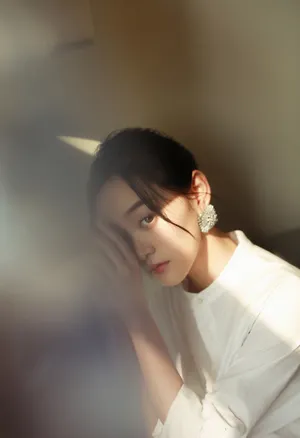 何泓姗清新甜美写真图片