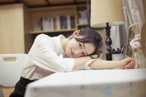 何泓姗清新甜美写真图片_2