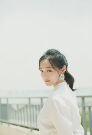 何泓姗清新甜美写真图片_3