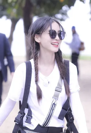 Angelababy《奔跑吧》俏皮路透图片_5
