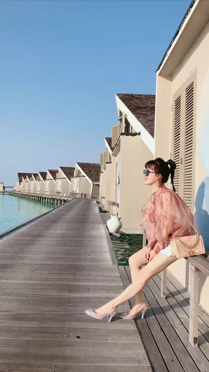 李念清凉性感海边写真图片