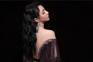 弦子性感优雅写真图片_3