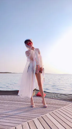 李念性感旅拍图片