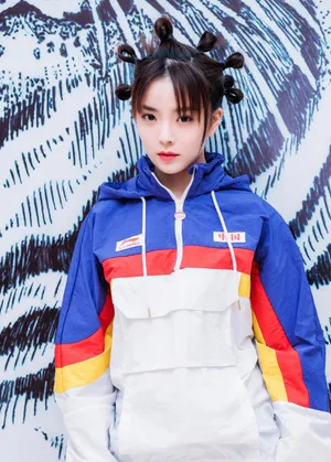 种丹妮清秀甜美街拍图片_2