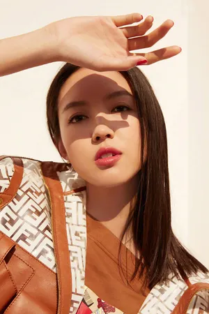 张梓琳酷美养眼时尚写真图片_3