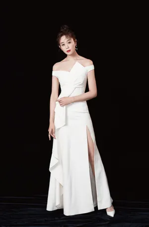 海陆温婉迷人时尚杂志写真大片_3