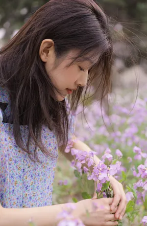 王双清新淡雅户外写真图片_3