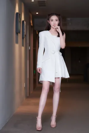 彭小苒清新秀丽写真图片