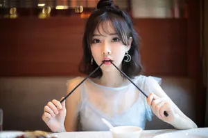 冯提莫甜美俏皮写真图片_5