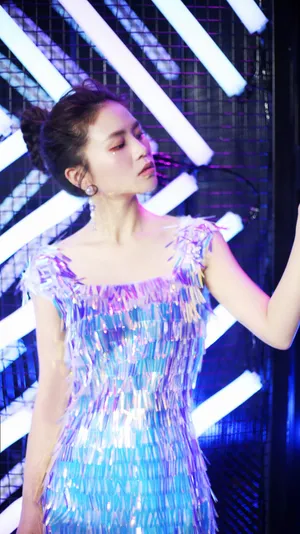 黄英性感闪亮写真图片_4