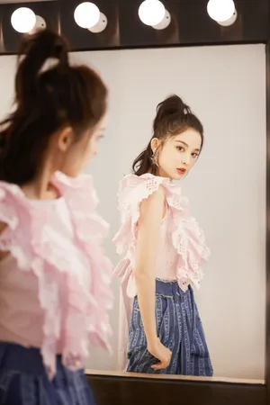 古力娜扎甜美粉嫩写真图片_3