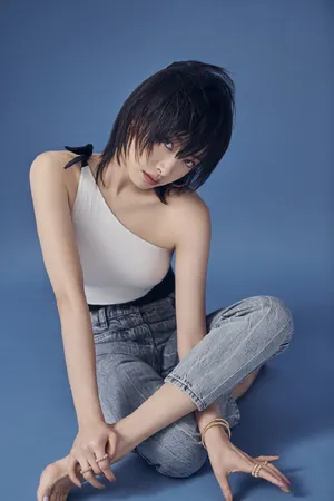 宋茜性感撩人时尚杂志封面大片_5