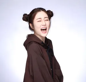 张可盈清甜搞笑写真照图片_4