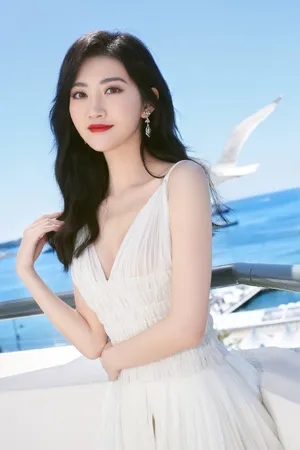 景甜白色纱裙仙气写真图片