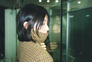 张子枫居家俏皮私服照图片_7