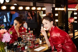 焦俊艳酷美皮衣性感活动图片_6