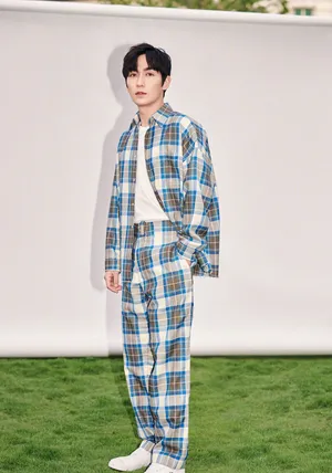 朱一龙时尚魅力杂志封面大片