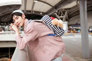 陈星旭随性帅气街拍图片_4