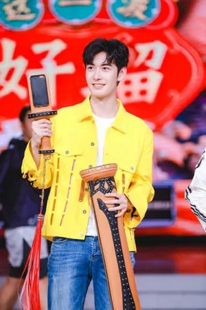 陈星旭快乐大本营帅气图片_3