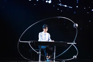 陈星旭文艺晚会帅气图片_8