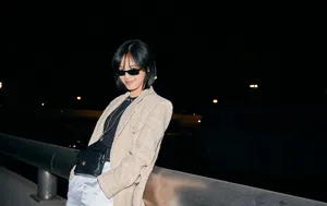 辛芷蕾深夜机场率性写真图片_2