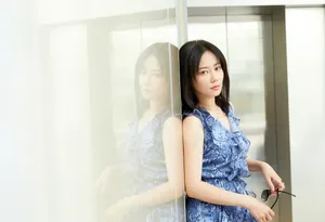 谭卓夏日清爽优雅写真图片_5