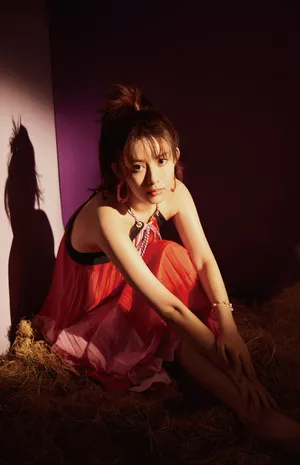 孟子义甜美灵动时尚写真图片_4