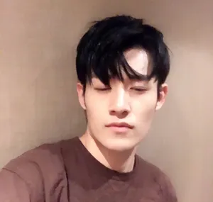 彭楚粤帅气生活照图片第1张