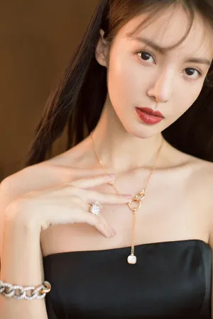 金晨抹胸长裙性感写真图片_1