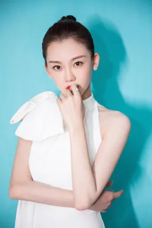 苗苗亚洲影视周简洁优雅写真图片_3