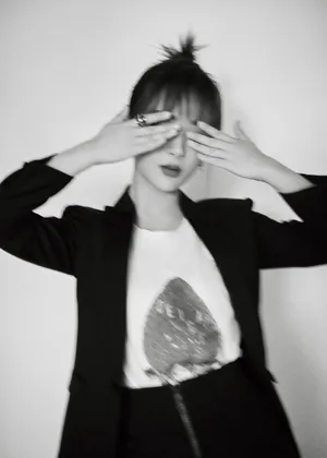 杨紫亚洲影视周干练气质写真图片_6