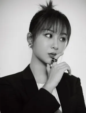 杨紫亚洲影视周干练气质写真图片_7