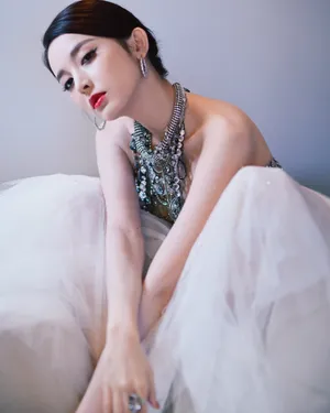 古力娜扎性感闪耀写真图片_3