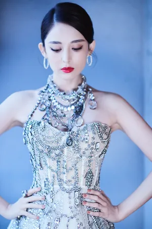 古力娜扎性感闪耀写真图片_7