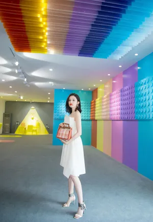 古力娜扎清新灵动写真图片