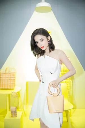 古力娜扎清新灵动写真图片_2
