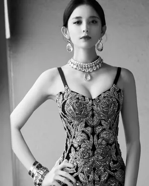 古力娜扎华丽个性写真图片_6