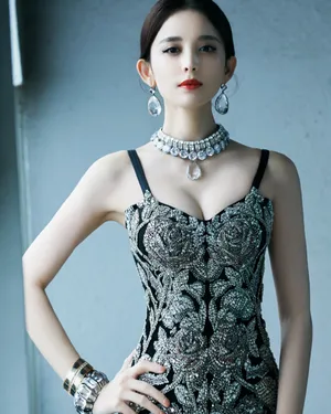 古力娜扎华丽个性写真图片_7