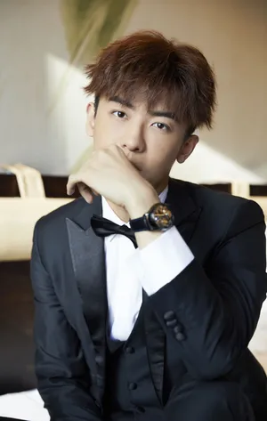 赵志伟儒雅帅气活动写真图片_4