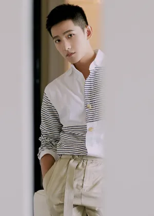 杨洋简洁清爽短发写真图片_2