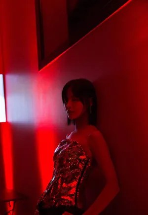 辛芷蕾性感魅惑光影写真图片_3